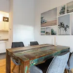 Cozy Apartment Steps Away From Subway Station