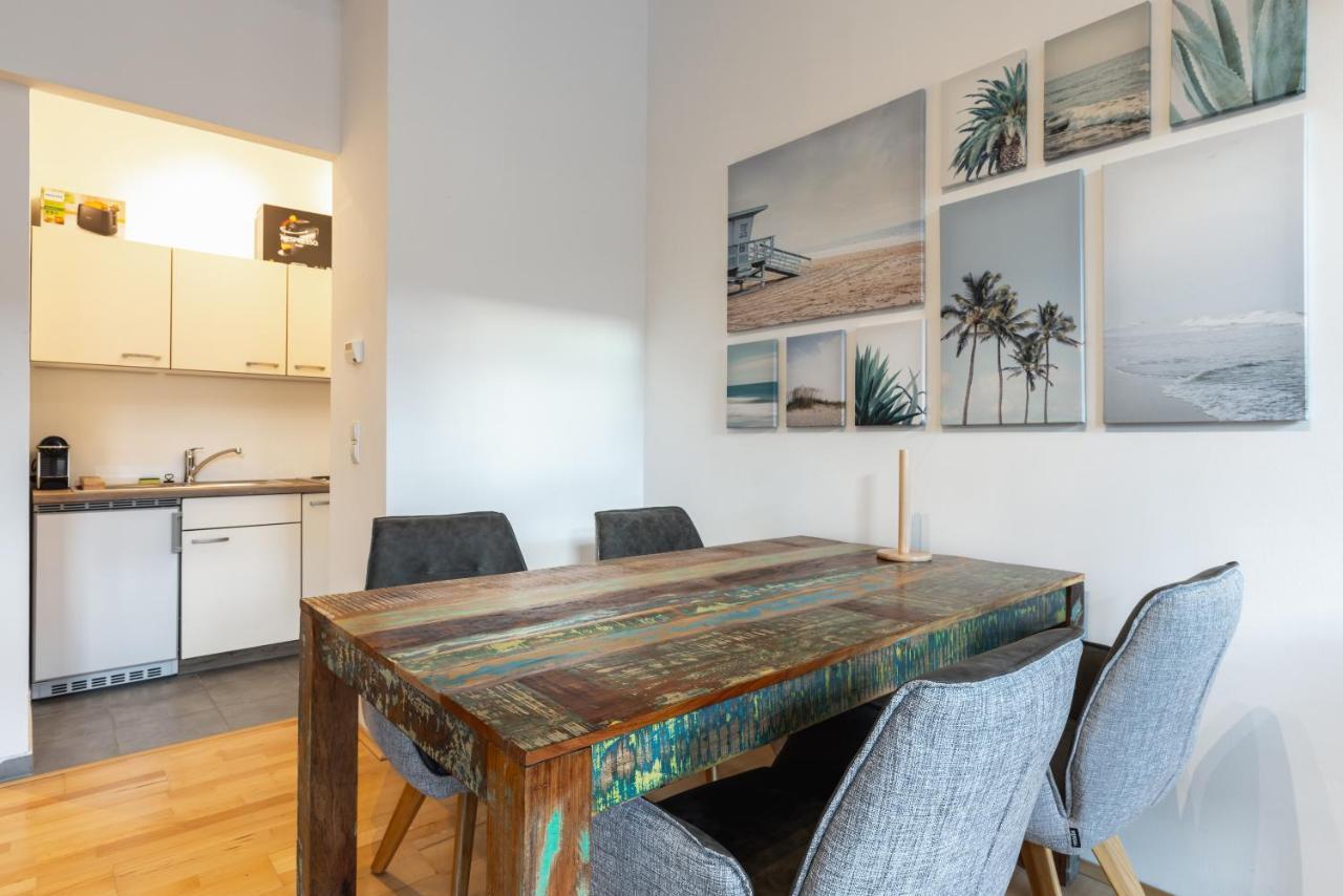 Cozy Steps Away From Subway Station Apartment Wien